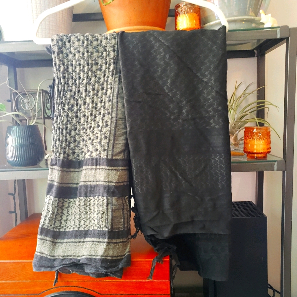 Lot of 2 Shemagh cotton scarves - paintball